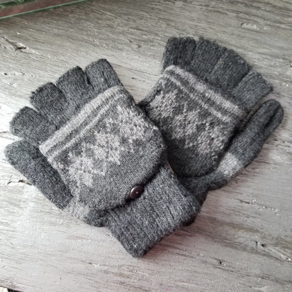 Fingerless Mittens - Picture 6 of 7